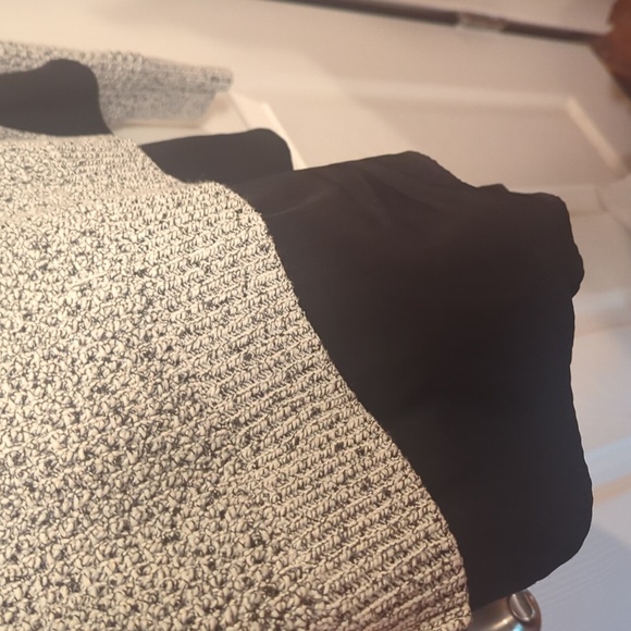 Banana Republic sweater - Picture 2 of 3